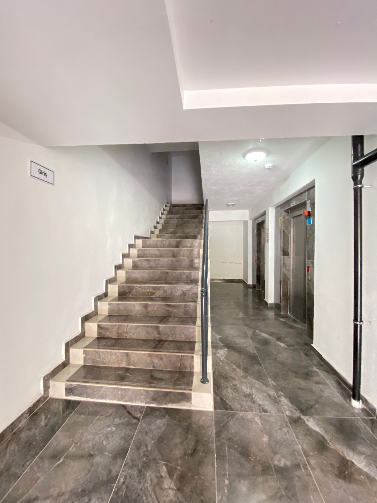 MABEL GAYRİMENKUL-SANAYİ MAH. DENİZ MANZARALI GENİŞ DAİRE